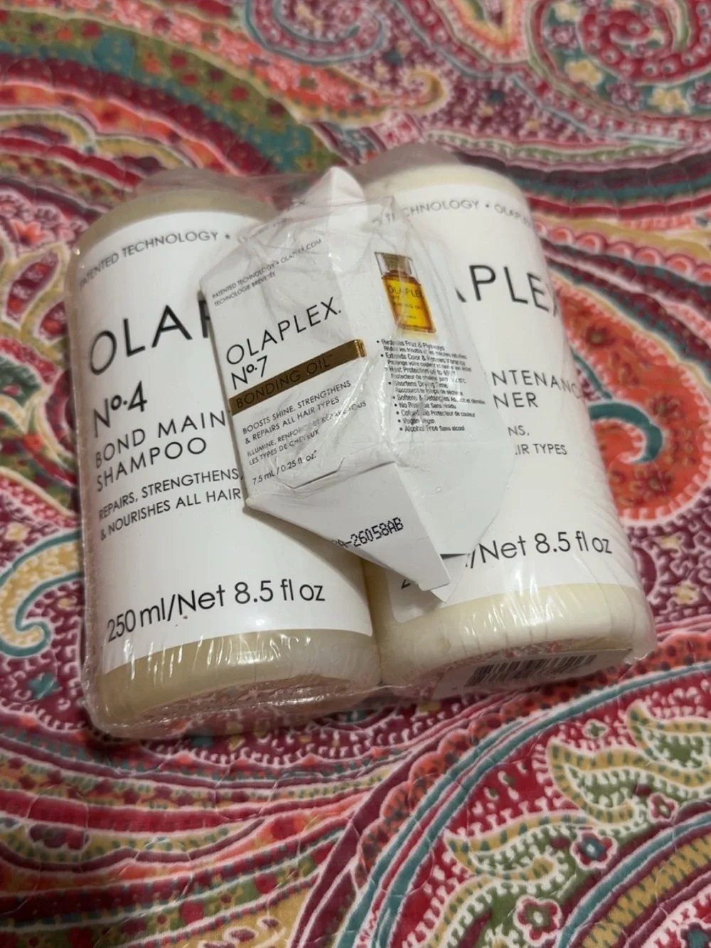 OLAPLEX No.4 Shampoo & No.7 Bonding Oil Duo - White Packaging